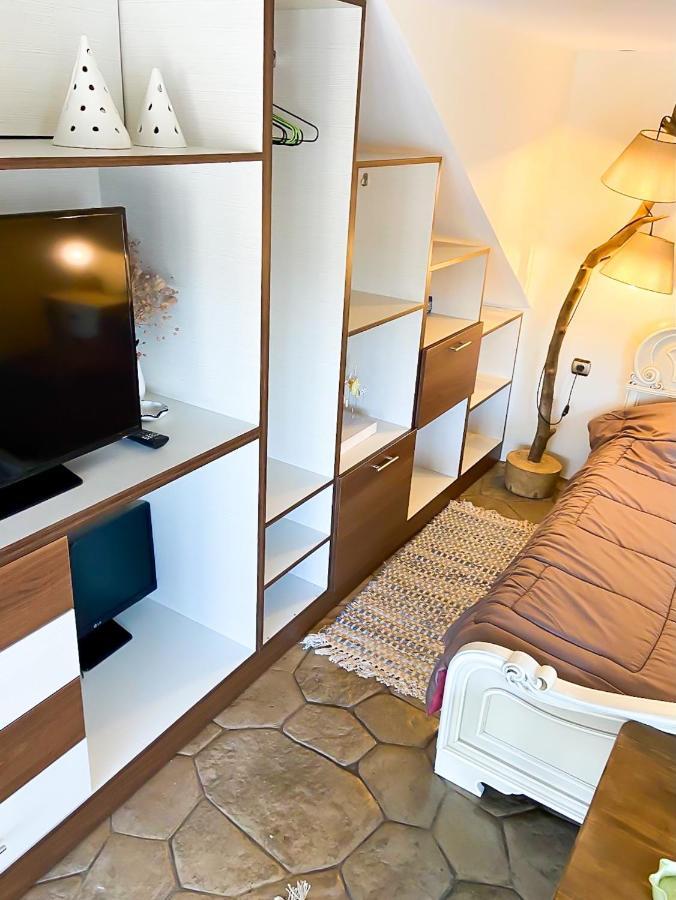 Pistachio Guesthouse, Παραδοσιακός Ξενώνας Vathí Zewnętrze zdjęcie